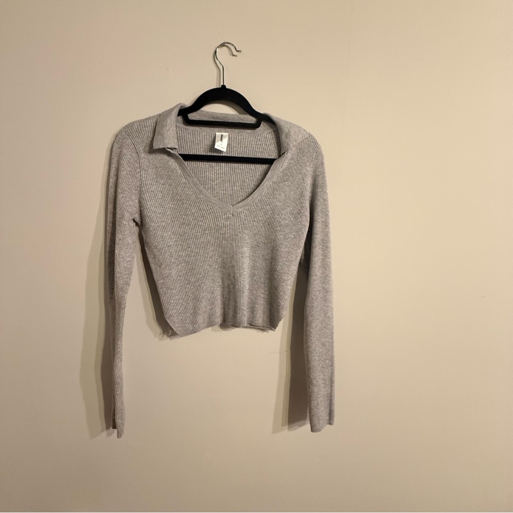 Abound Gray Ribbed V-Neck Sweater Top